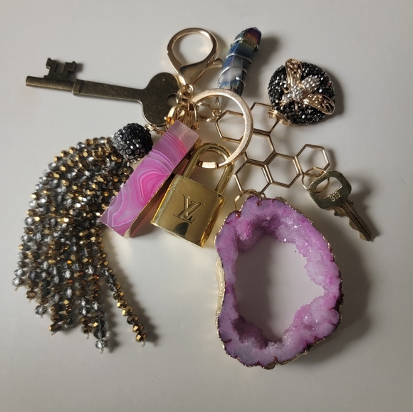 Louis Vuitton lock and key - Picture 6 of 17